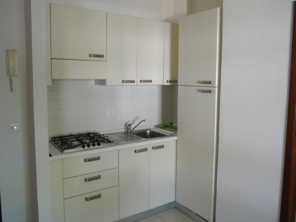 Apartment, 2 Bedrooms, Balcony, City View | Interior