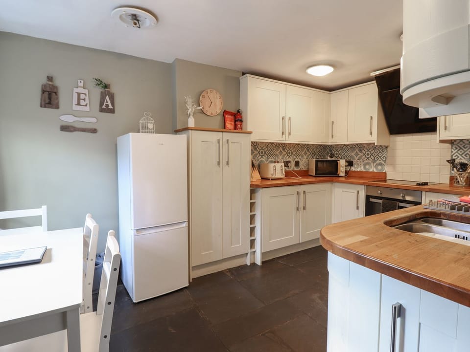 Dishwasher, cookware/dishes/utensils