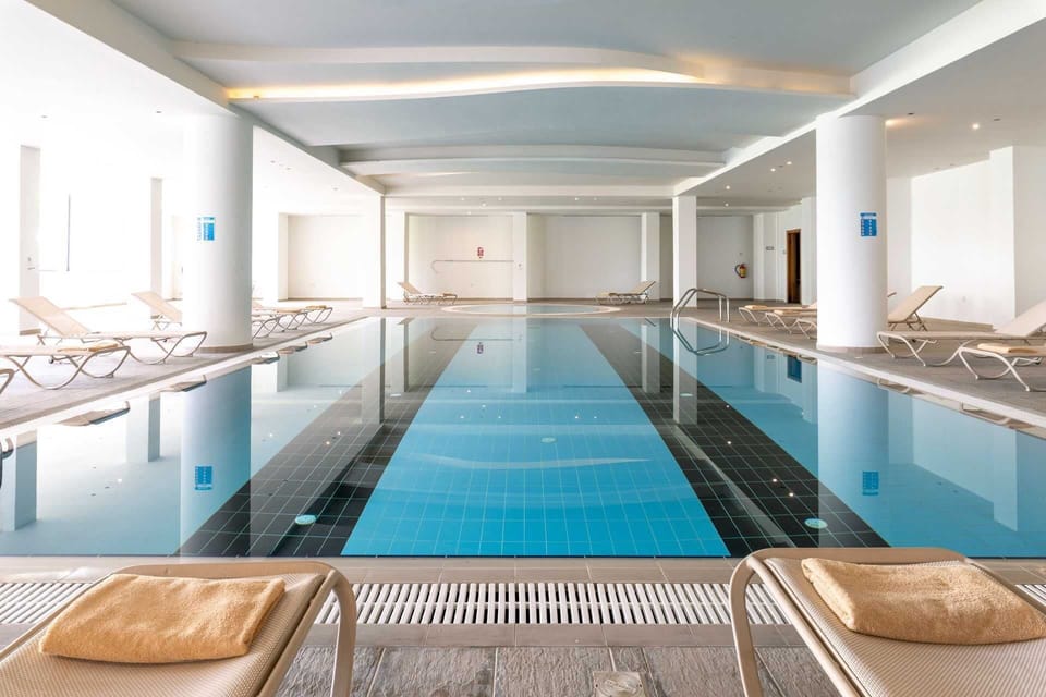 Indoor pool, 6 outdoor pools