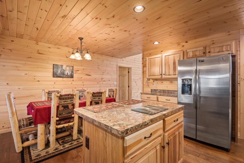House, Multiple Beds (Key to Heaven) | Dining