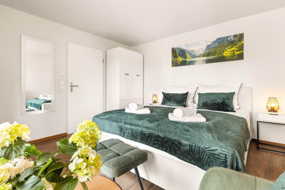 Suite 2 - Schlafzimmer Boxspringbett (180x200) mit Komforttopper