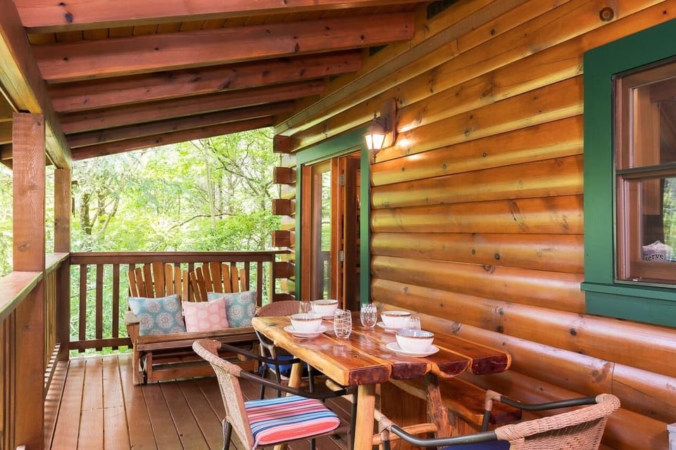 House, Multiple Beds (Bear Essentials) | Outdoor dining