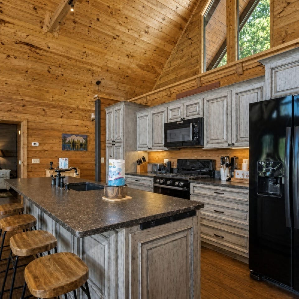 House, Multiple Beds (Another Day in Bearadise) | Private kitchen | Oven