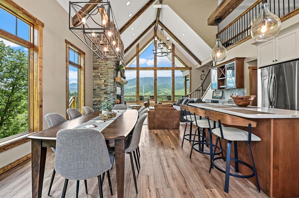House, Multiple Beds (Mountain Soul) | Dining