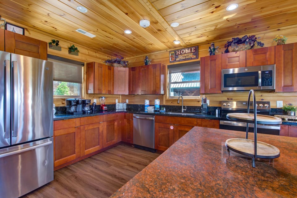 House, Multiple Beds (Hidden Heaven) | Private kitchen | Oven