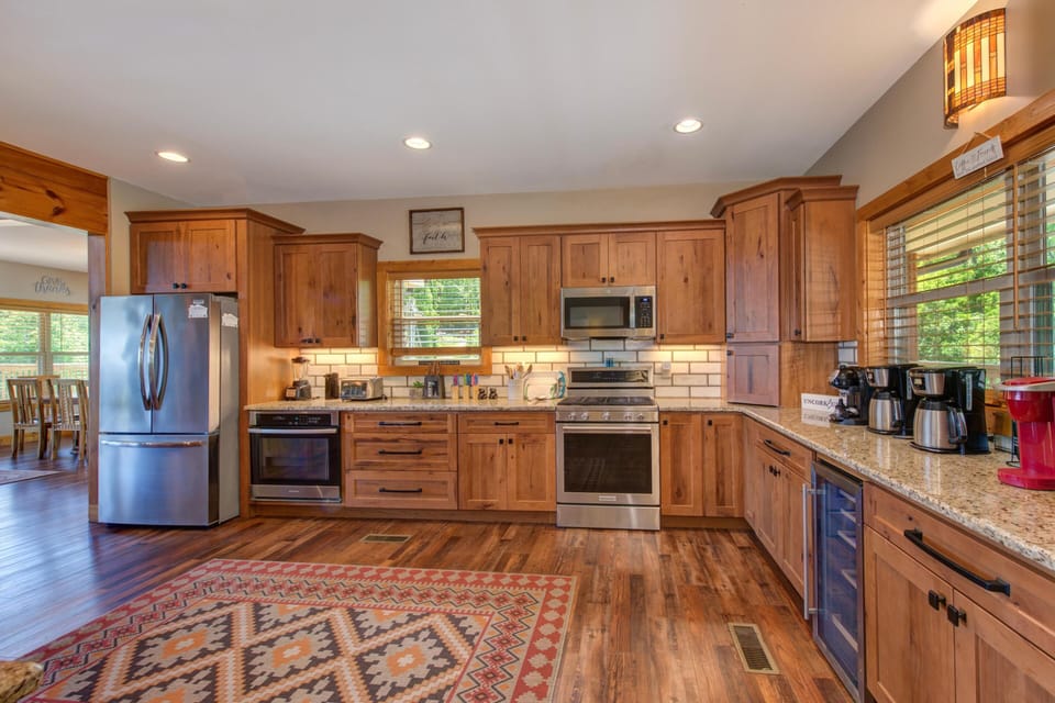 House, Multiple Beds (Villa Tavia) | Private kitchen | Oven