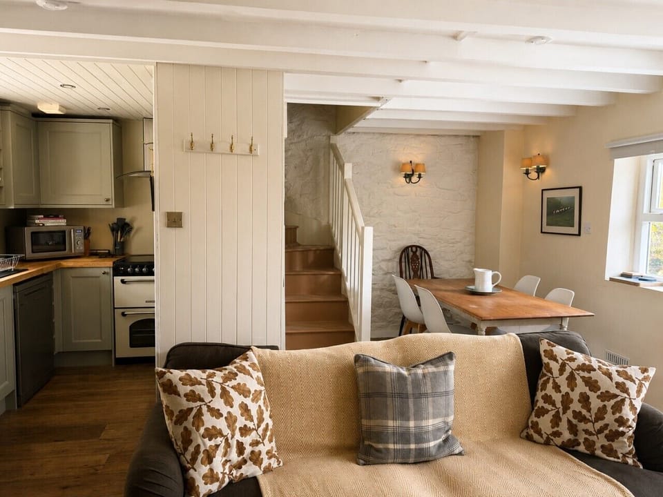 Open plan living, kitchen and dining area