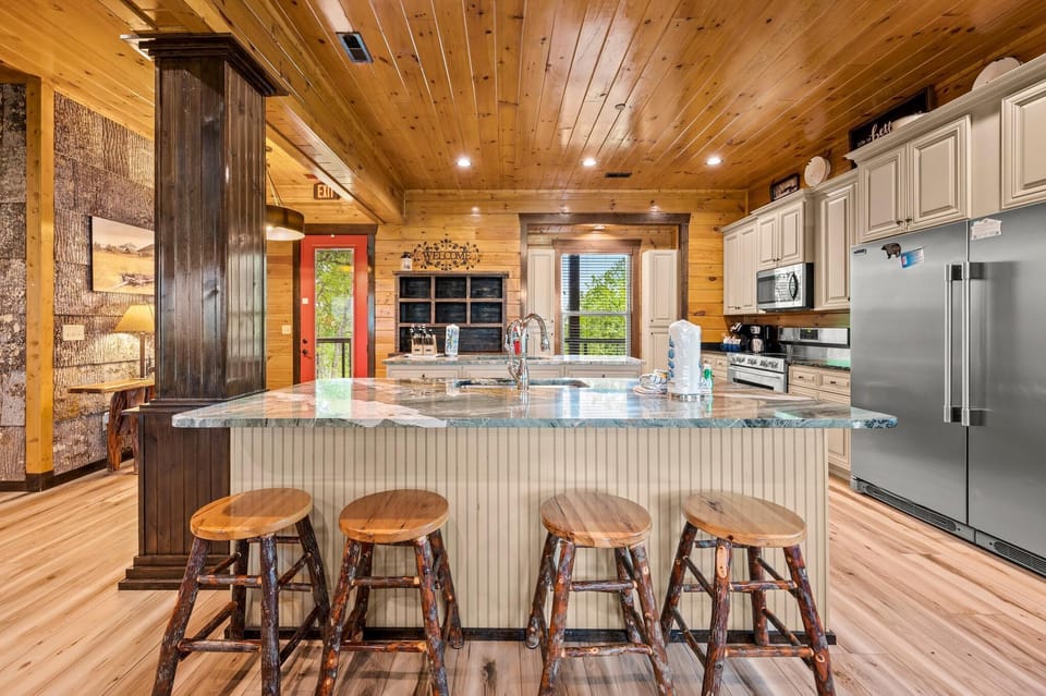 House, Multiple Beds (Greystone Retreat) | Private kitchen | Oven