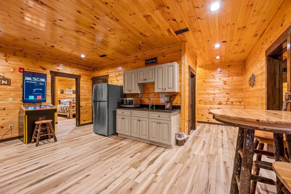 House, Multiple Beds (Greystone Retreat) | Interior