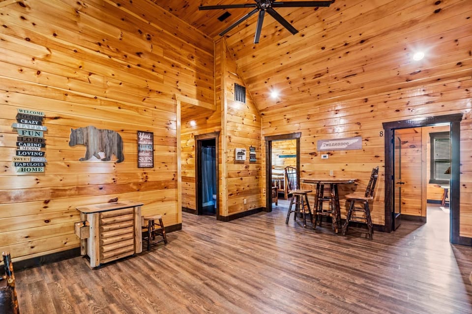 House, Multiple Beds (The Majestic Pine Retreat) | Interior