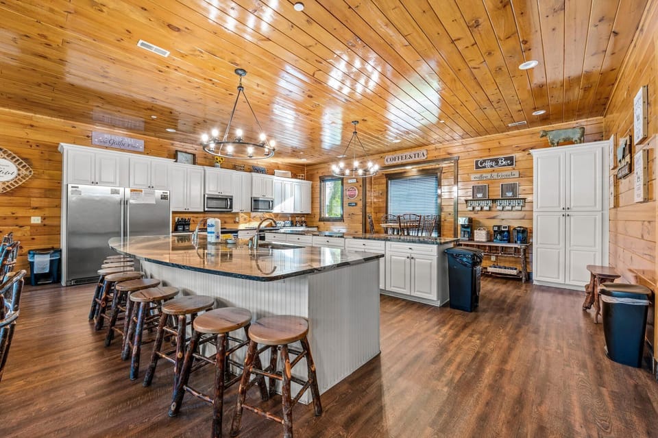 House, Multiple Beds (The Big Oak Lodge) | Private kitchen | Oven