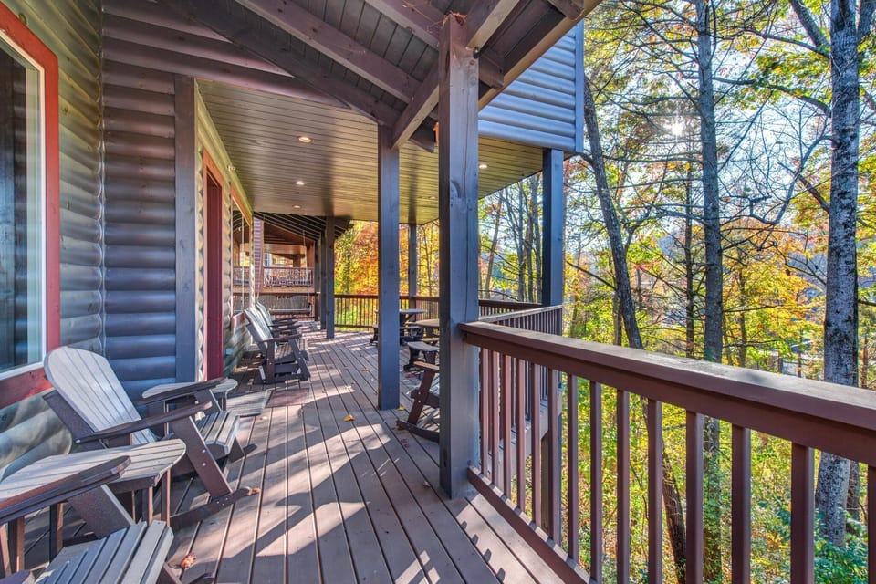 House, Multiple Beds (The Big Poplar Retreat) | Property grounds