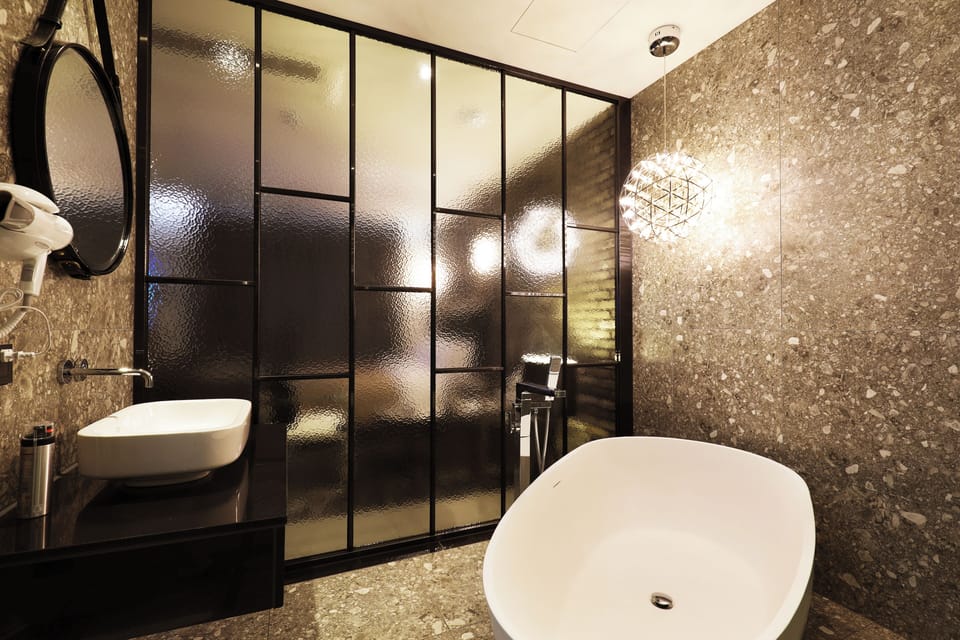 Basic Double Room | Bathroom | Separate tub and shower, hair dryer