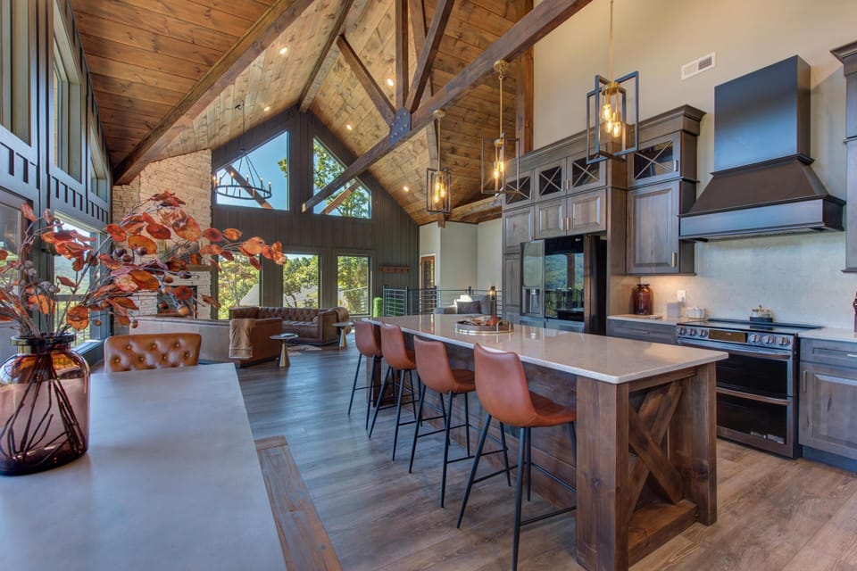 House, Multiple Beds (The Ember) | Private kitchen | Oven