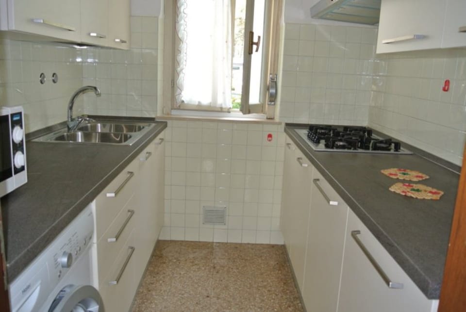 Apartment, 4 Bedrooms, Terrace | Interior