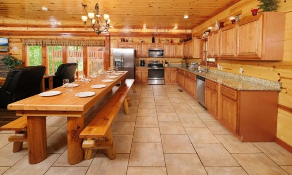 House, Multiple Beds (Emerald and Evergreen at Sherwood) | Private kitchen
