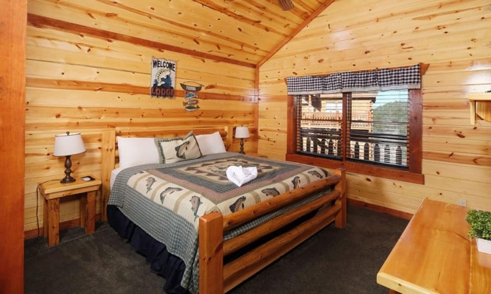 House, Multiple Beds (Splash' N Mountain Lookout) | 5 bedrooms
