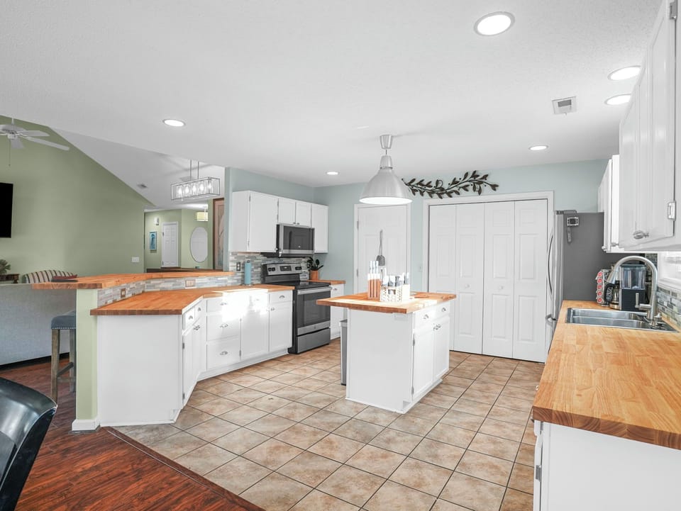Kitchen, Island