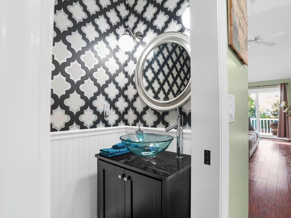 Pocket Half Bath