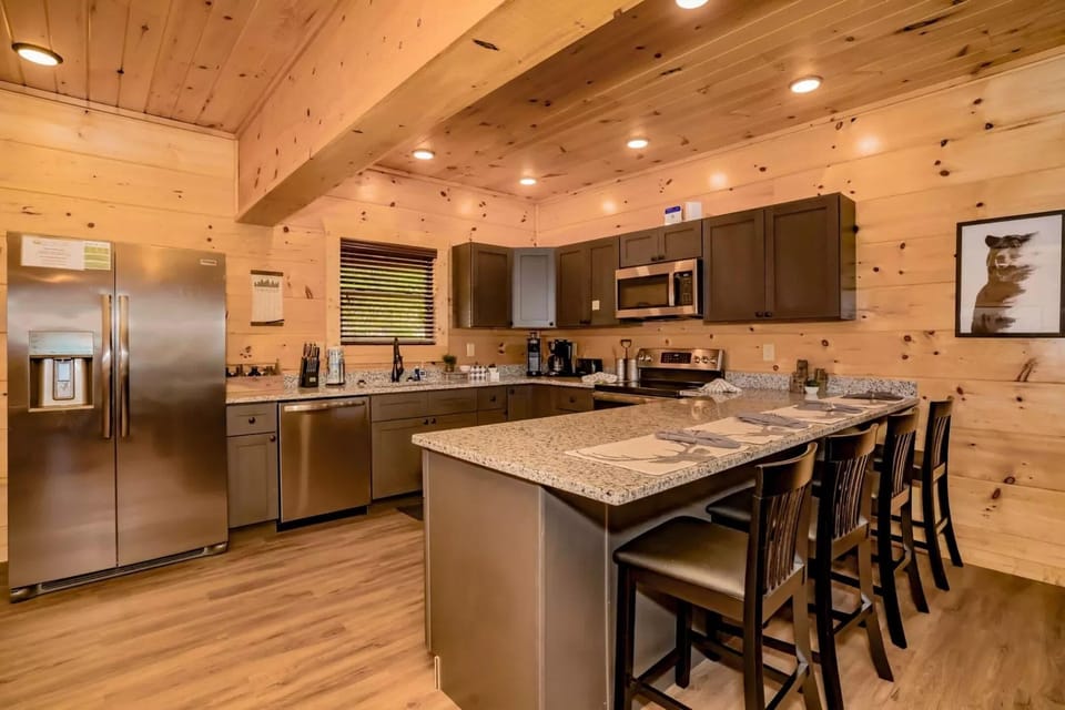 House, Multiple Beds (Peaks for Itself) | Private kitchen