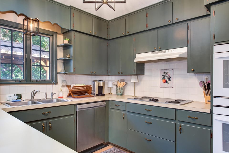 House, Multiple Beds (Dockside Dreams) | Private kitchen