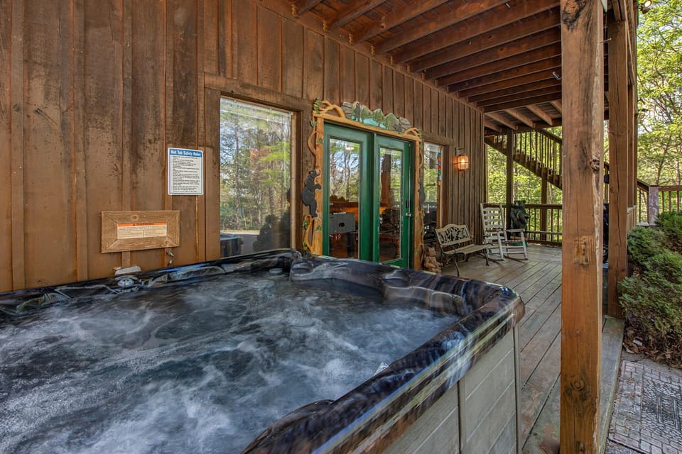 House, Multiple Beds (Hilltop Bearadise) | Outdoor spa tub