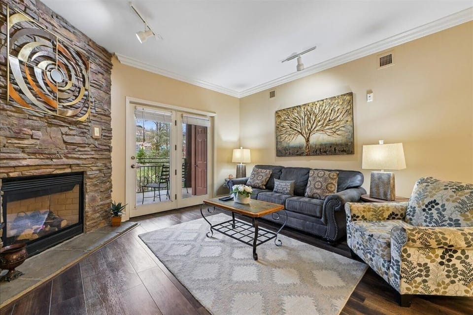 Condo, Multiple Beds (Baskins Creek 104) | Living area