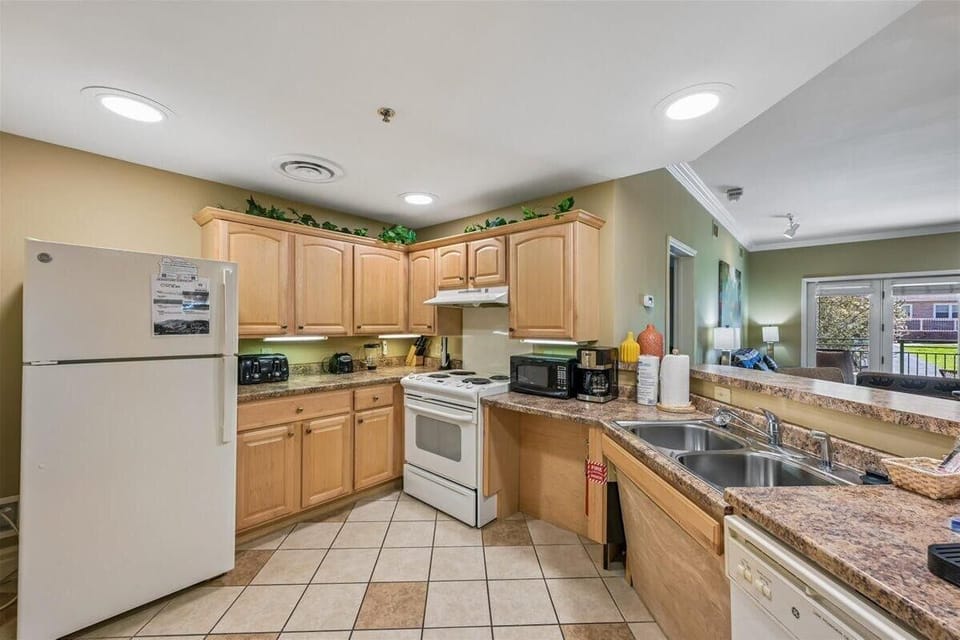 Condo, Multiple Beds (Baskins Creek 113) | Private kitchen