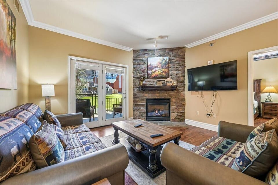 Condo, Multiple Beds (Baskins Creek 113) | Living area