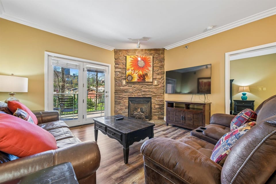 Condo, Multiple Beds (Baskins Creek 302) | Living area