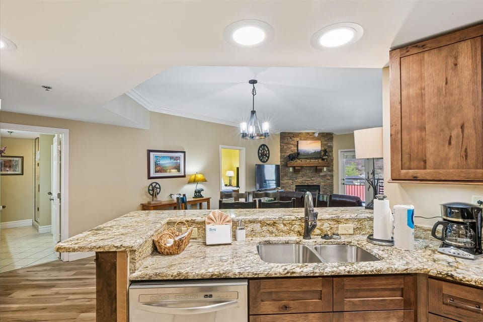 Condo, Multiple Beds (Baskins Creek 307) | Interior