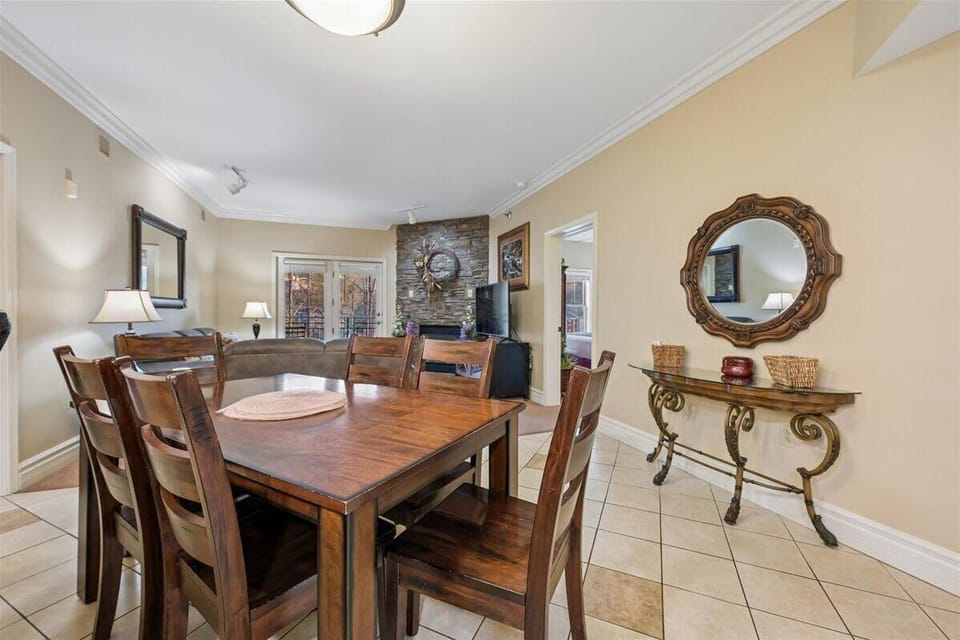 Condo, Multiple Beds (Baskins Creek 402) | Dining