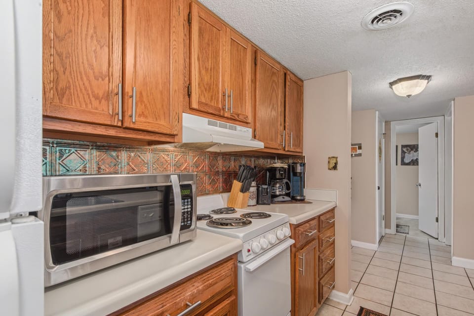 Condo, Multiple Beds (Mountain View Memories Unit #2102) | Private kitchen