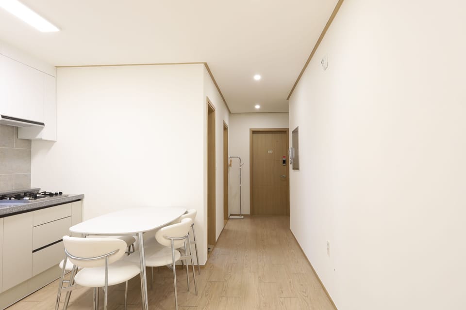 Pension Room | In-room safe, soundproofing, iron/ironing board, free WiFi