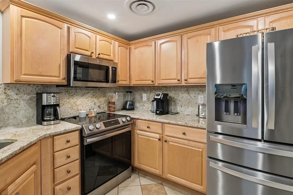 Condo, Multiple Beds (Baskins Creek 107) | Private kitchen | Oven, toaster, cookware/dishes/utensils