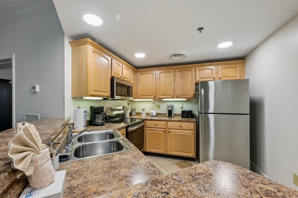 Condo, Multiple Beds (Baskins Creek 404) | Private kitchen | Oven, toaster, cookware/dishes/utensils