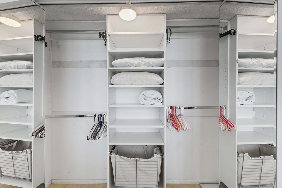 Condo, Multiple Beds (Pelican D-305) | Interior
