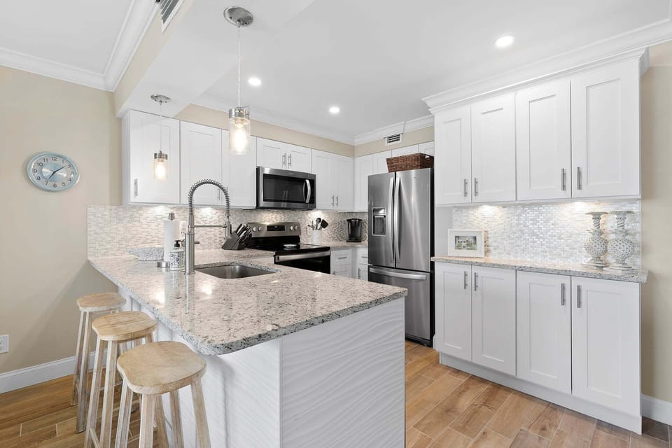 Condo, Multiple Beds, Pool View (Errol By The Sea 305) | Private kitchen