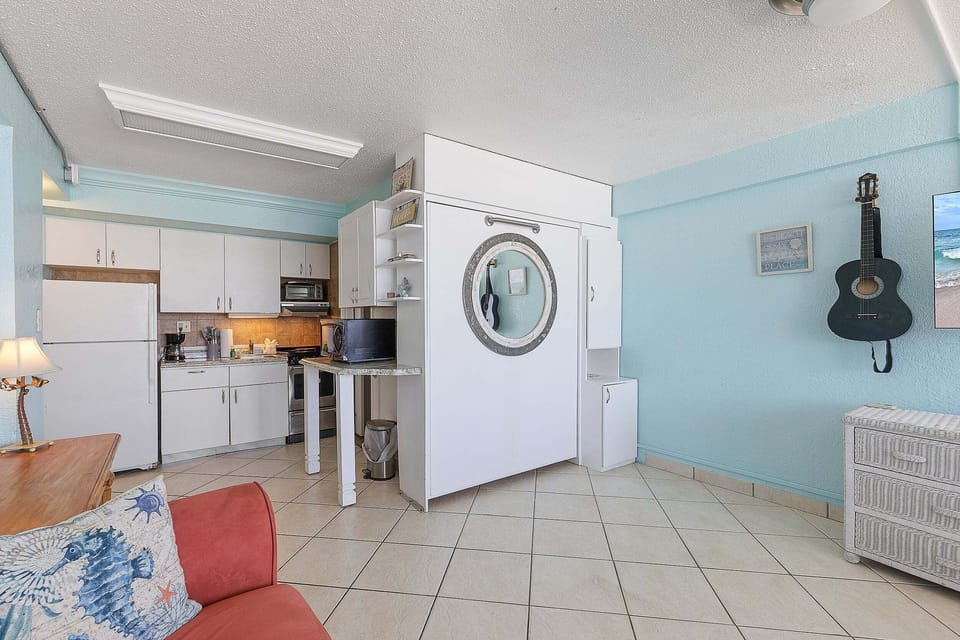 Condo, Multiple Beds (Hawaiian Inn 332) | Interior