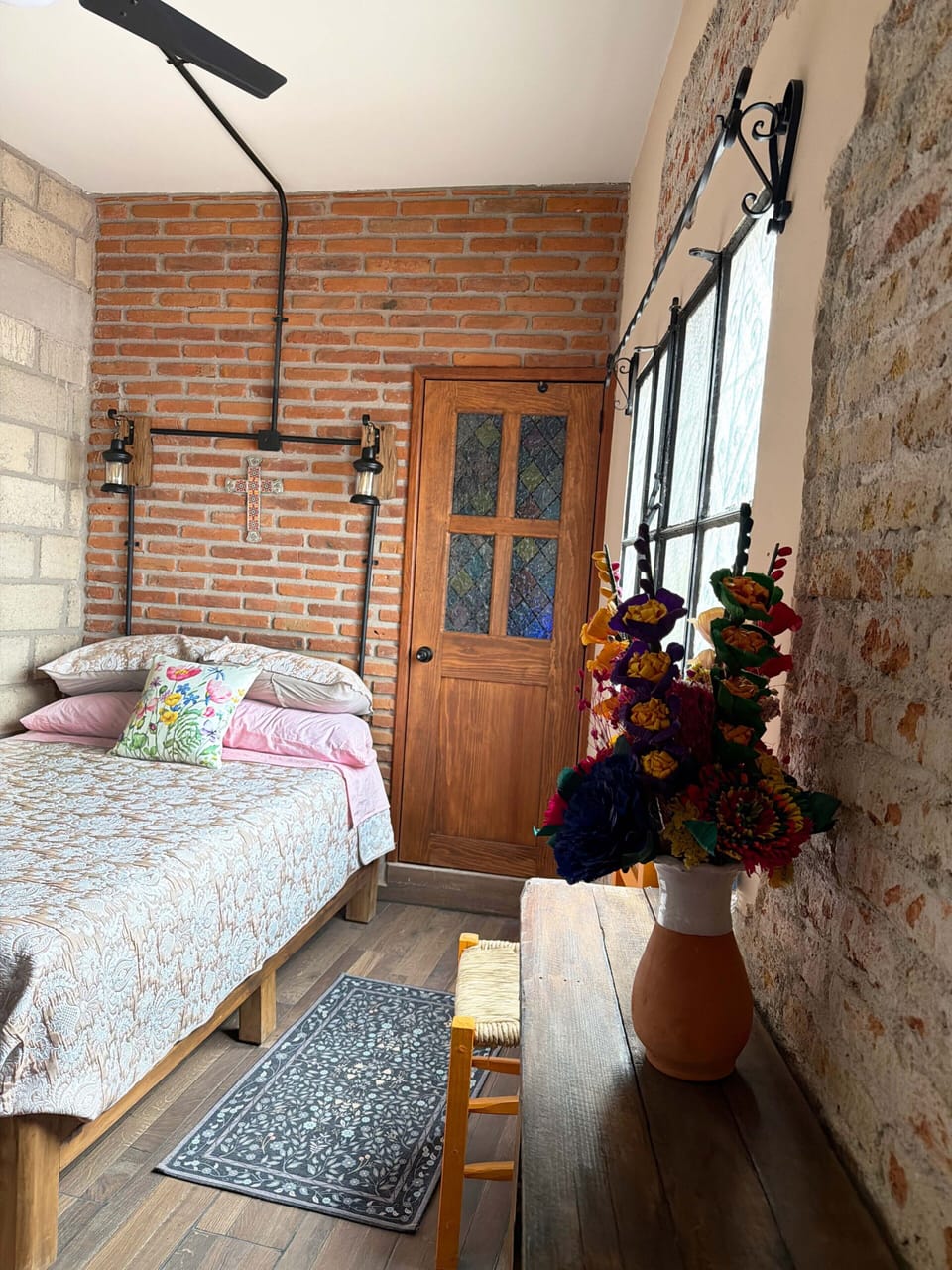 Deluxe Room | WiFi (free), bed sheets