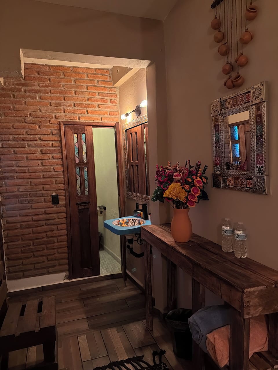 Standard Room | WiFi (free), bed sheets