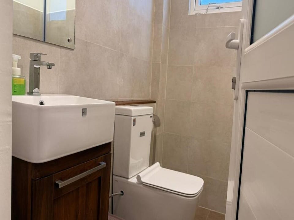 Deluxe Double Room, Balcony, Garden View | Bathroom | Shower, free toiletries, hair dryer, towels