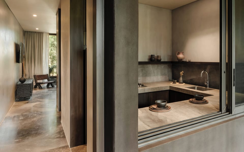 Grand Apartment | In-room safe, laptop workspace, iron/ironing board, free WiFi