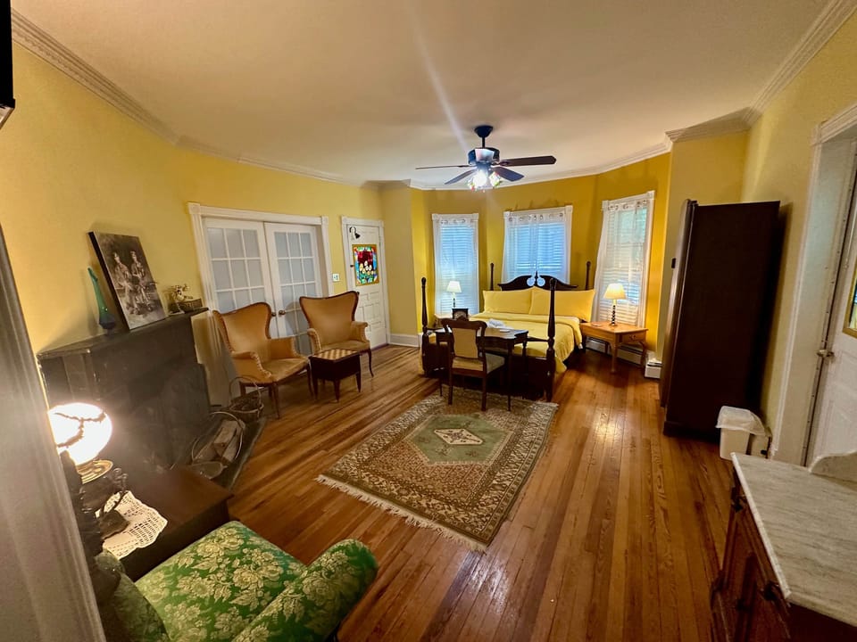 Gold Room-From Entryway