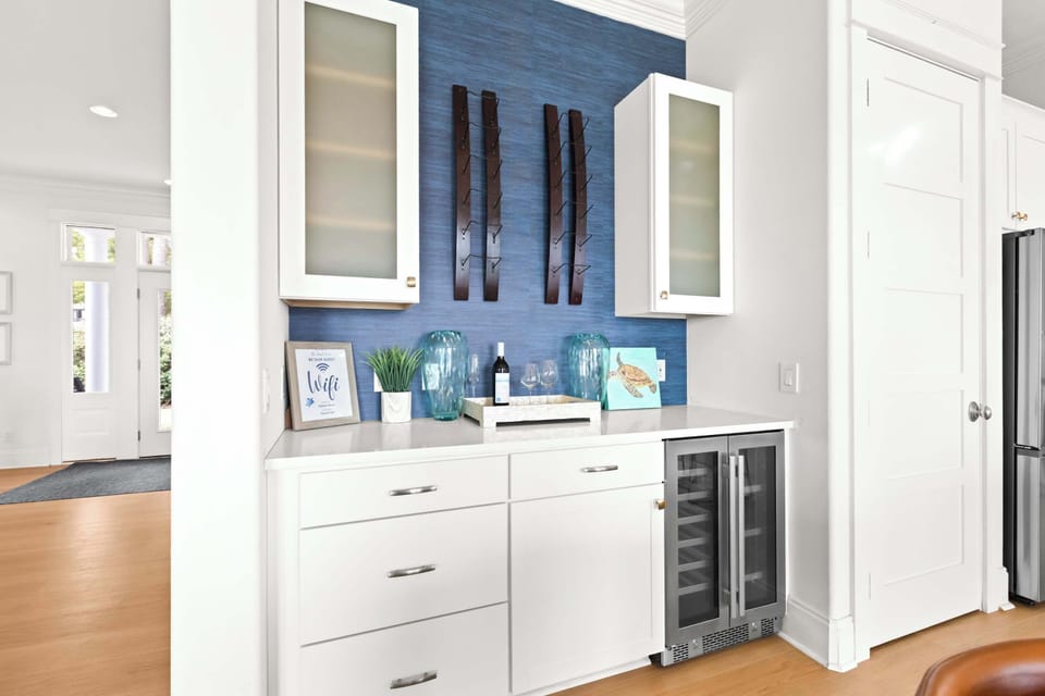 Mini Bar (Main Floor)