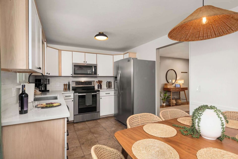 Cook, chat, eat, this space turns every meal into a moment.