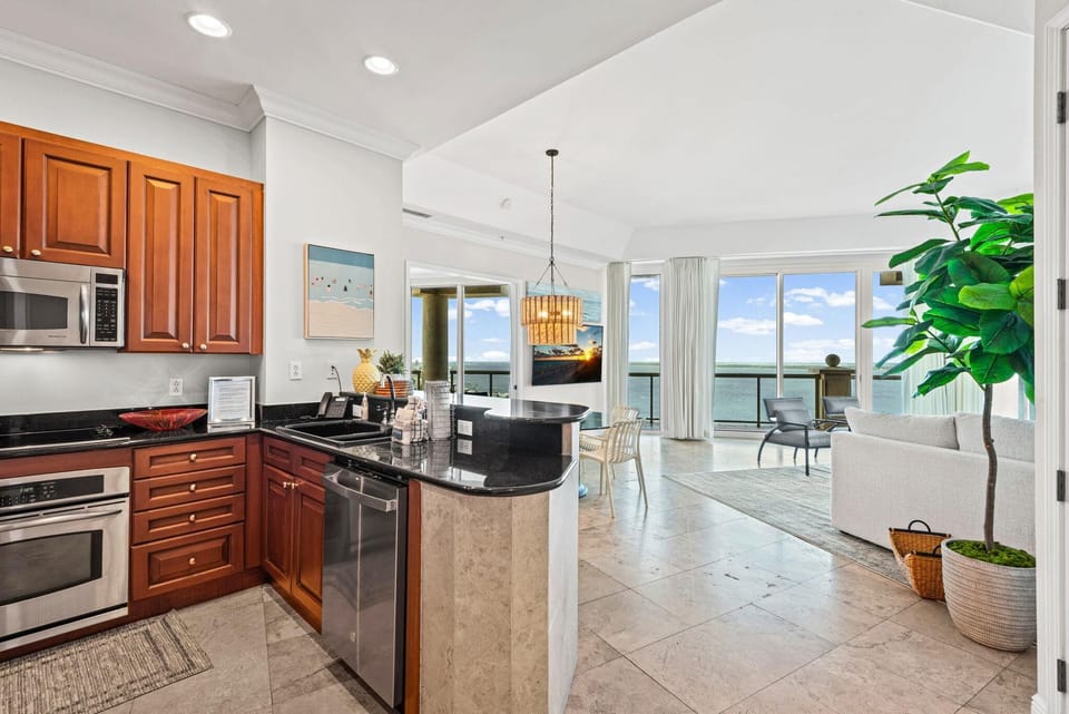 Condo, Multiple Beds (Portofino Island Resort Penthouse 5-2) | Private kitchen