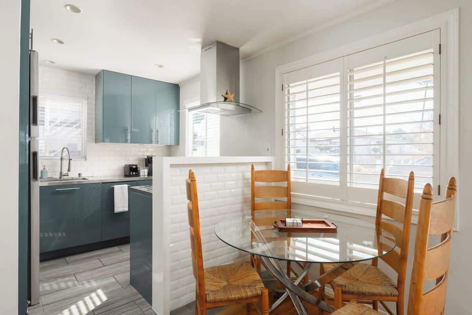 Dining Area for 4