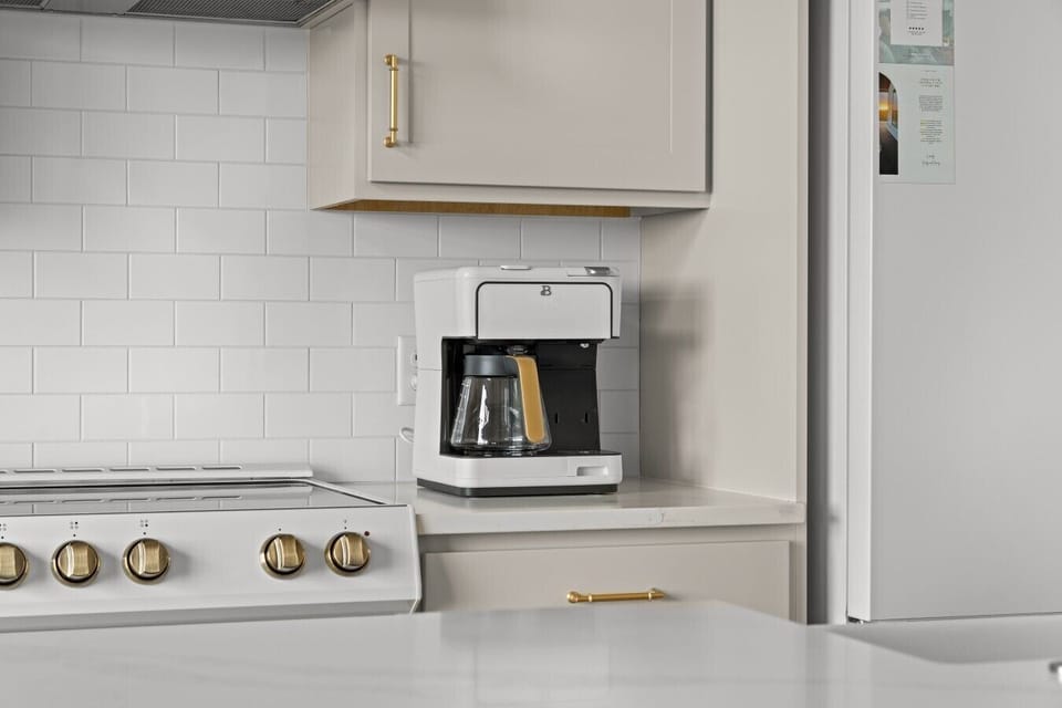Whether you`re preparing a quick breakfast, a family feast, or game-day snacks, our fully stocked kitchen has everything you need. Enjoy modern appliances, ample counter space, and the perfect setup to stay connected with family, catch the big game on TV,