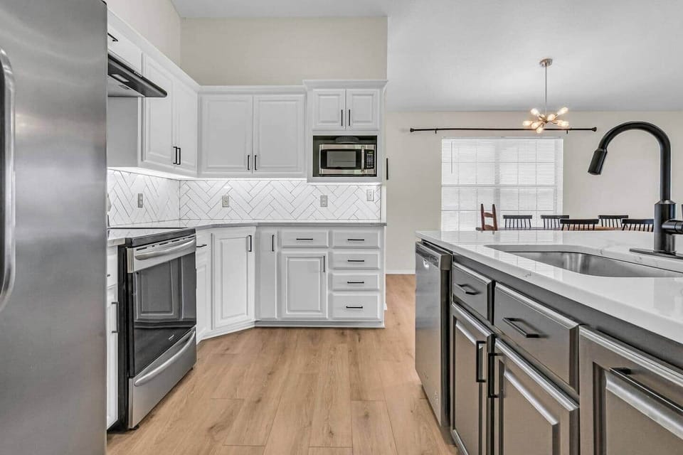 Full kitchen stocked with everything you need to cook that family meal